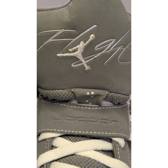 NIKE AIR JORDAN FLIGHT 45 HIGH MAX COOL GREY-WHITE SZ 4.5 (YTH) RARE! 524865-014 - Picture 5 of 15